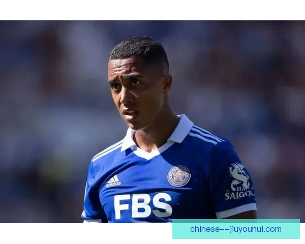 吉尔莫告别英超转会意甲那不勒斯开启中场新篇章引发球迷热议